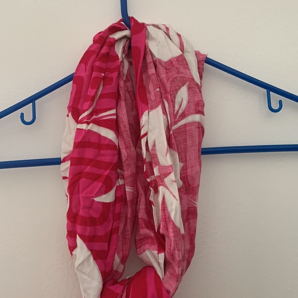 Hibiscus Collection Pink and White Ladies Scarf - Picture 2 of 3